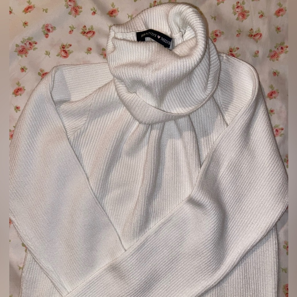 Brandy Melville white turtleneck